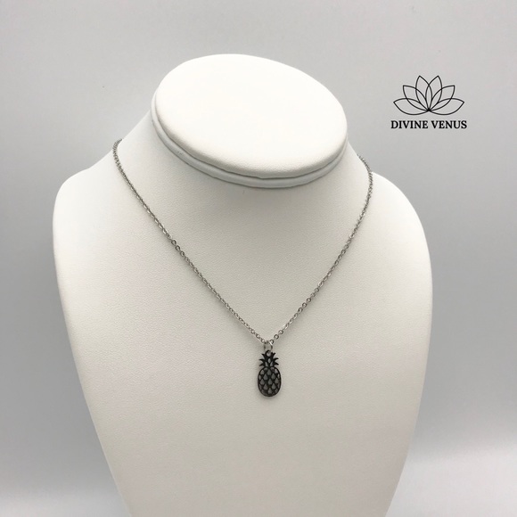 Pineapple Necklace 🍍 Stainless Steel - Picture 3 of 6
